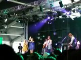 again & again - the bird and the bee at Fuji rock festival 07