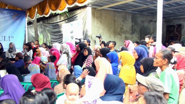 Bersama Rekan Wartawan, Raffi Ahmad Ikut Acara Amal