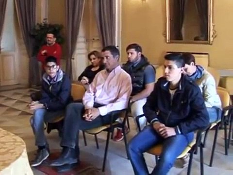 Il Sindaco consegna i gazebo dellex Mercato degli Agricoltori agli studenti dell Istituto Agrario