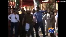 Police baton charge protesting teachers in Karachi 30 March 2016