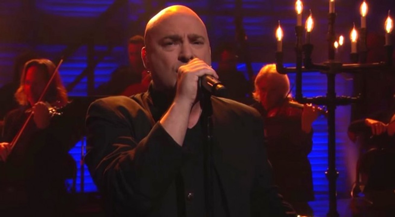 Una Band Heavy Metal Canta Una Canzone Famosissima: Così Non L'avete Mai Sentita