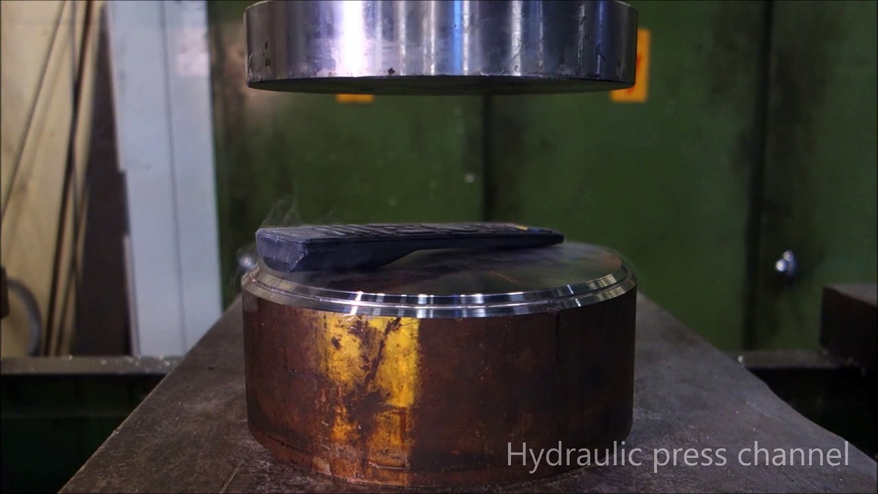 Crushing cable box with hydraulic press