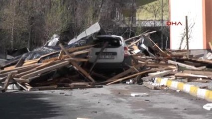 Muş'ta Fırtına Çatı Uçurdu