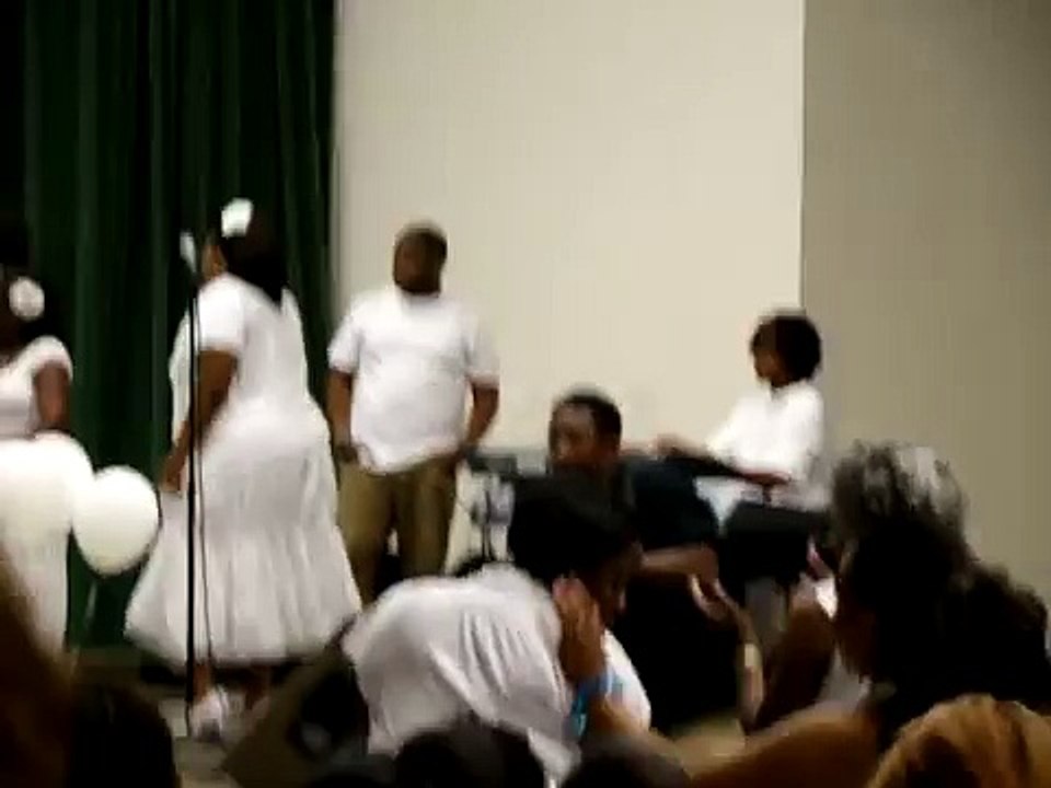 Rameco Lattimore & Woship Band (all white concert)