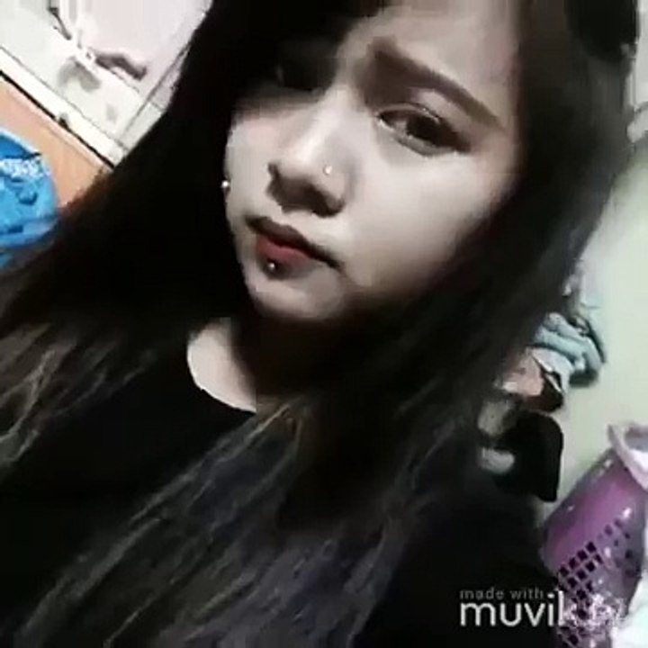 Con girl này định làm clip để nổi tiếng giống hot boy xăm trổ đây mà