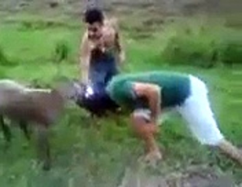3 takla attı. Kask ollmasa şuan öteki tarafta idi