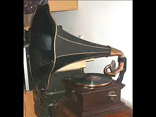 Carlos Gardel -Como Todas- (Remasterizado 2015)