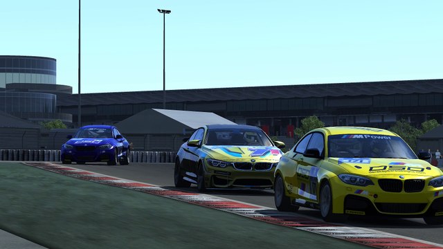 Assetto Corsa : BMW M235i Racing vs BMW M4 Racing