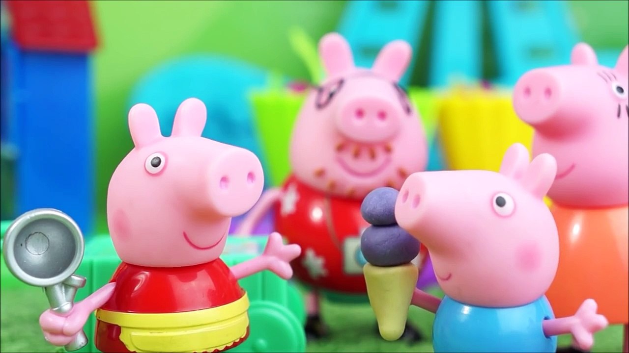Pig George da Família Peppa Pig Tomando Sorvete de Massinha