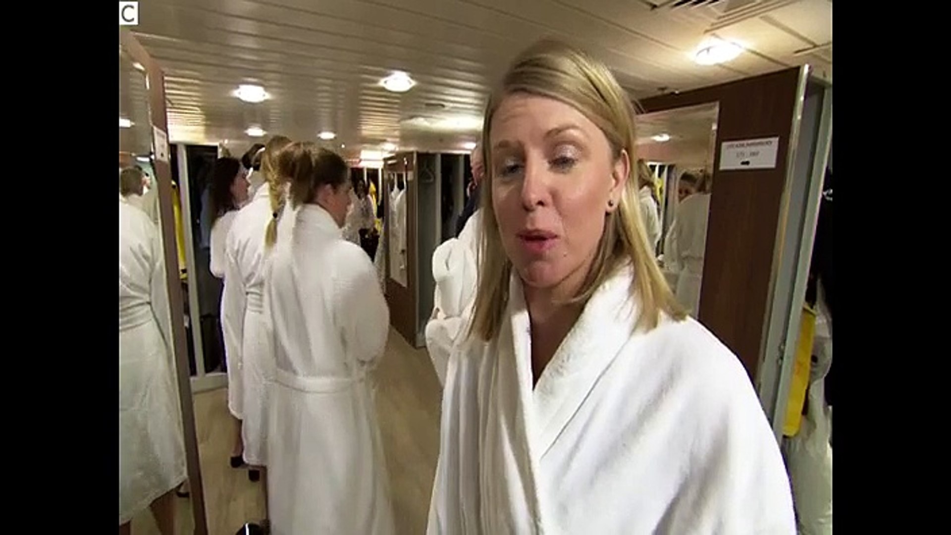 ⁣BBC reporter takes Antarctic dip - BBC News