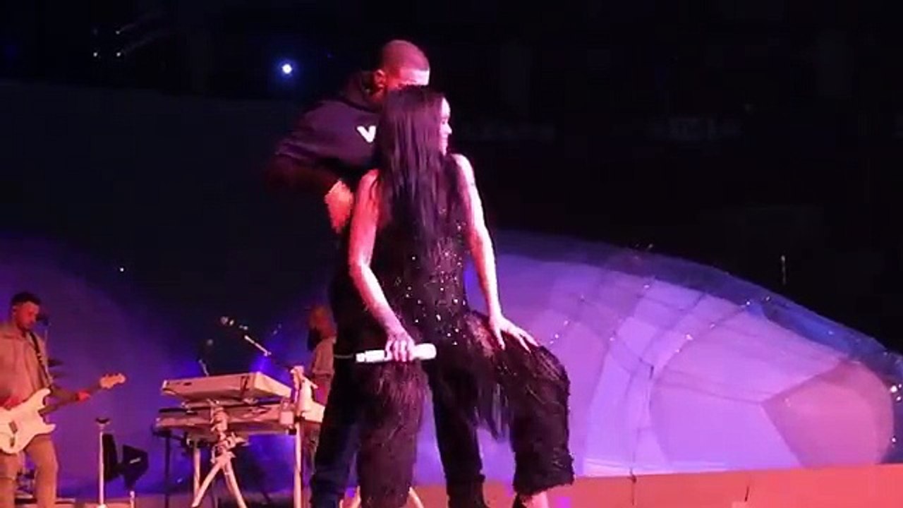 Rihanna ft. Drake - Work - One Dance - Jumpman (Live on the Anti-Tour in Toronto 2016)m
