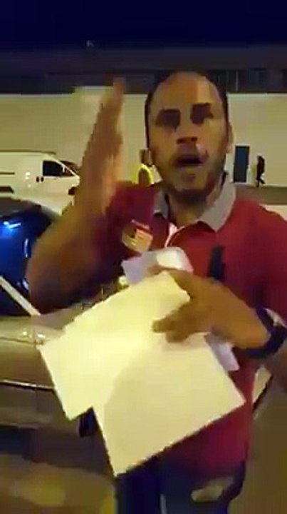 الآن في مفترق حلق الوادي مواطن عايش في ألمانيا رفض يعطي جعالة لبوليسية في دورية رمبوان حلق الواد يعني ما فرحش بيهم ..ضرب