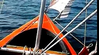 Kayak a vela poco viento