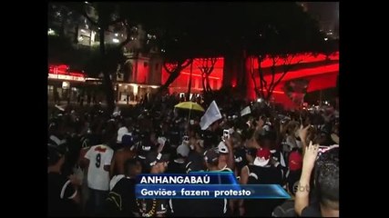 Torcida organizada do Corinthians organiza protesto em SP