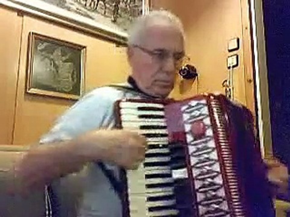 ΣΤΗ ΠΥΛΗ ΤΟΥ ΑΔΡΙΑΝΟΥ Μ. ΧΑΤΖΙΔΑΚΙΣ 1925 - 1994