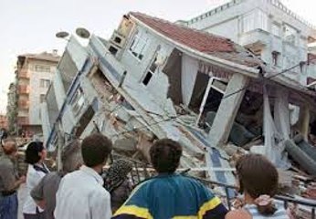 7.8 earthquake strikes near Quito, Ecuador