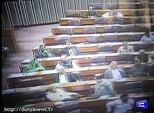 NA Speaker angry on mobile coverage of Joint Sesaion of the Parliament, Report by Shakir Solangi, Dunya News.