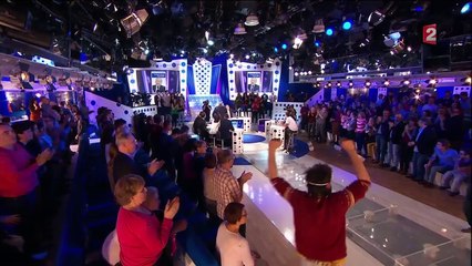 Pierre Gattaz chahuté par "Nuit debout" sur le plateau d'On n'est pas couché