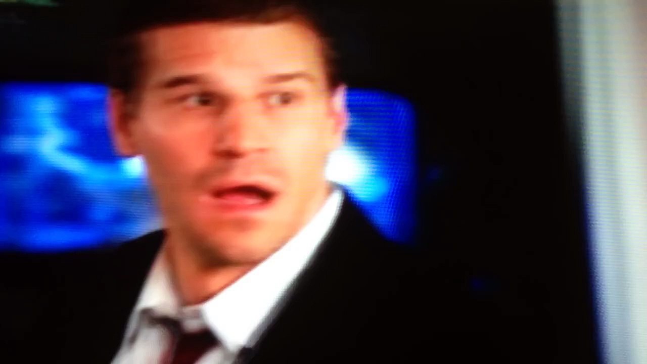 Booths and Brennan's first kiss (Bones) video Dailymotion
