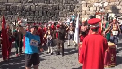 Bursa Binlerce Kişi Birinci Olmak İçin Koştu