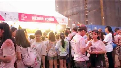 Gian hàng bánh mì Kebab Torki tại sự kiện Color Me Run 2016