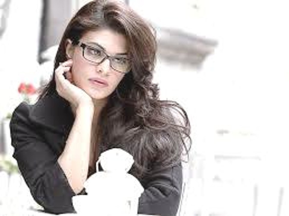 Jacqueline Fernandez help the Tamil Nadu flood victims by Entertainment