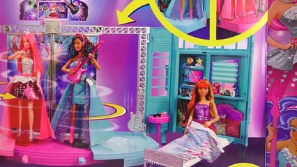 Barbie Rockstar Camp Français – 2 en 1 gigantesque scène de show Unboxing avec Erica et Co