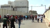 Şii Lider Mukteda Es-Sadr Yanlıları Yürüyüş Düzenledi