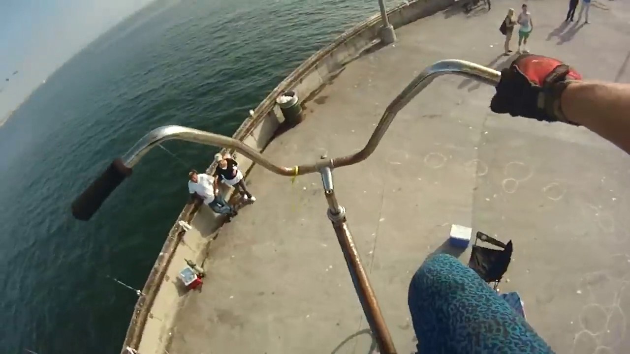 Conduire un vélo géant de 4 mètres de haut !