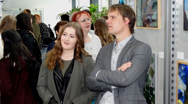 Wethouder Hamerslag opent expositie O.S.G. Ring van Putten in stadhuis / Spijkenisse 2016