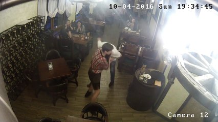 Твари во “власти”: как пьяный брат Захарченко горло официанту резал