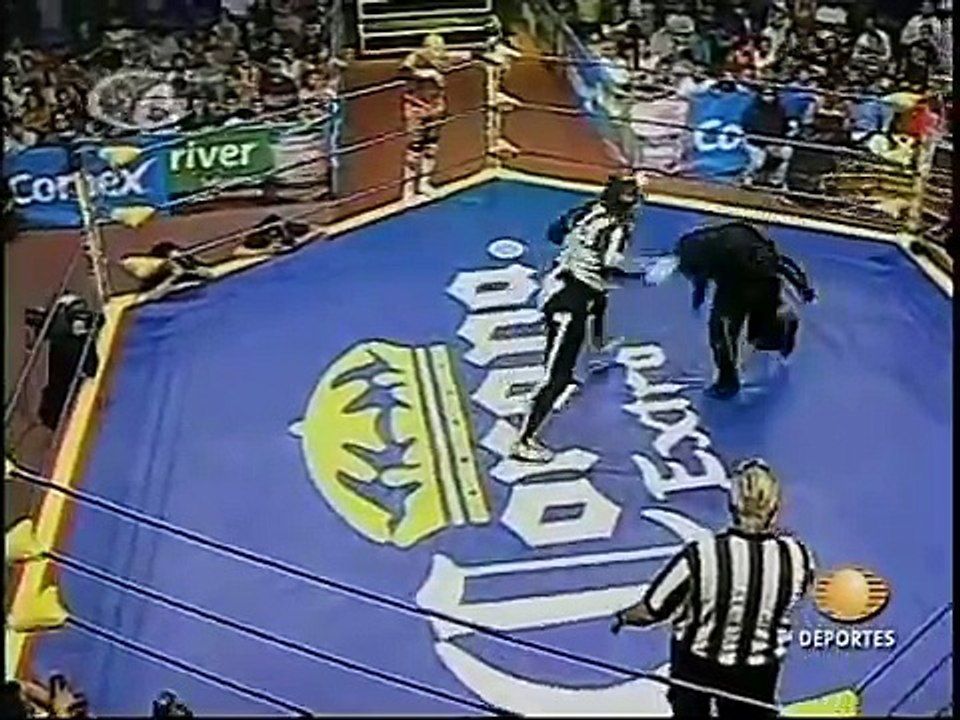 AAA-SinLimite 2009-05-21 Aguascalientes 06 Dr. Wagner Jr. & La Parka vs. Cuervo & Silver King