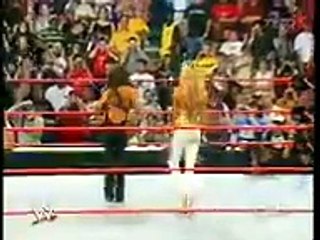 Ashley Massaro gets a rude welcome on Raw