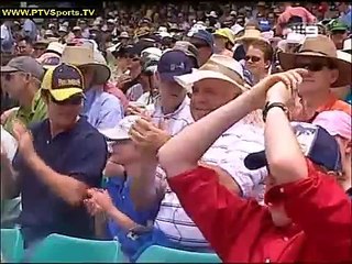 Embarrassing Shane Watson first ball in test cricket, falls on his ass