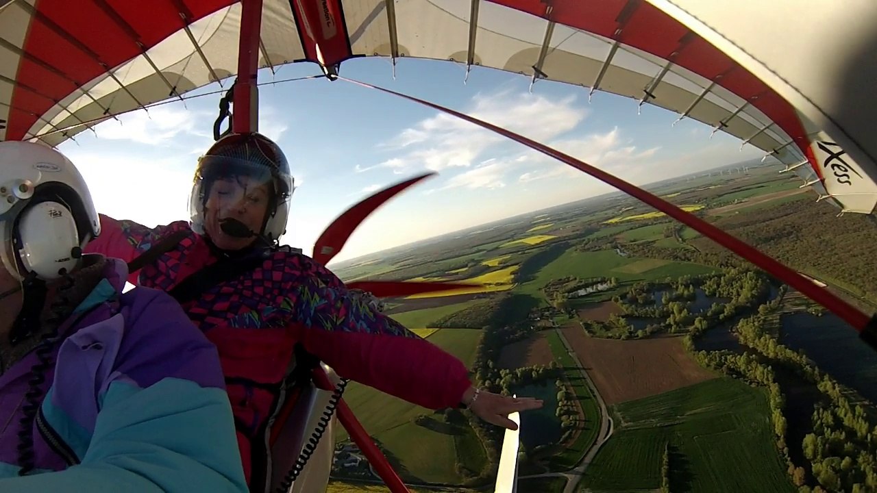 CHERVUDUCIEL_HD : De Sainte Thorette à Chateauneuf sur Cher en ULM pendulaire (vallée du Cher)