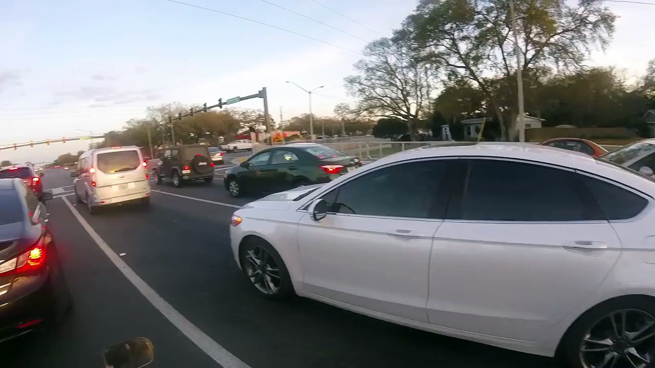 Elle sort un flingue lors d'un road rage pour calmer les esprits