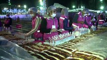 Miles de capitalinos disfrutan de la monumental Rosca de Reyes en el Zócalo