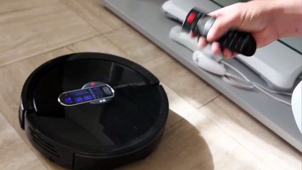 Robot Aspirator With Gyro Remote