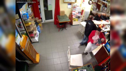 La gérante d'un bar-tabac fait fuir un braqueur