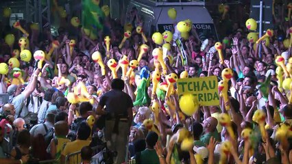 Avenida Paulista verde e amarela