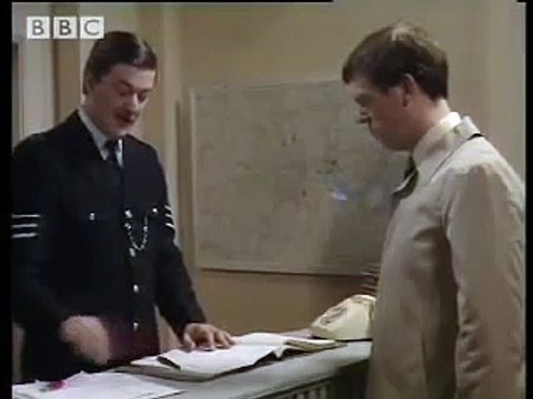 Hugh Laurie Interviews Michael Jackson - A Bit of Fry and Laurie - BBC