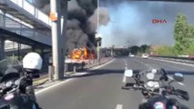Topkapı'da Metrobüs Alev Alev Yandı