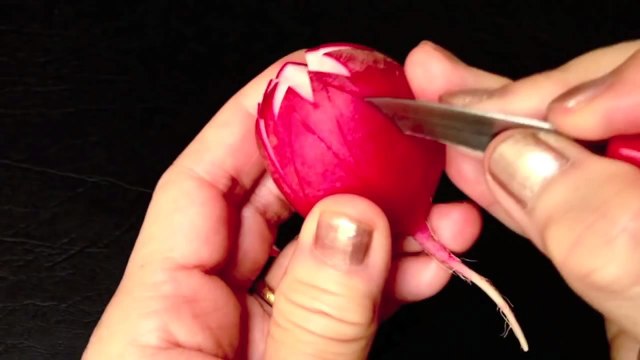 Simple Red Radish Waratah Flower Design By Mutita Art Of Fruit And Veg Carving