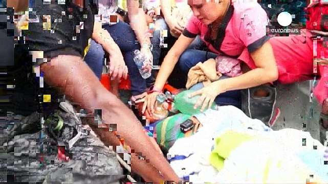 Эквадор: число жертв землетрясения растет