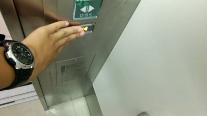 イオンモール福津の南側エレベーター