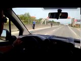 PA KOMENT - Kali shetit në autostradë, polici eviton aksidentet - Top Channel Albania