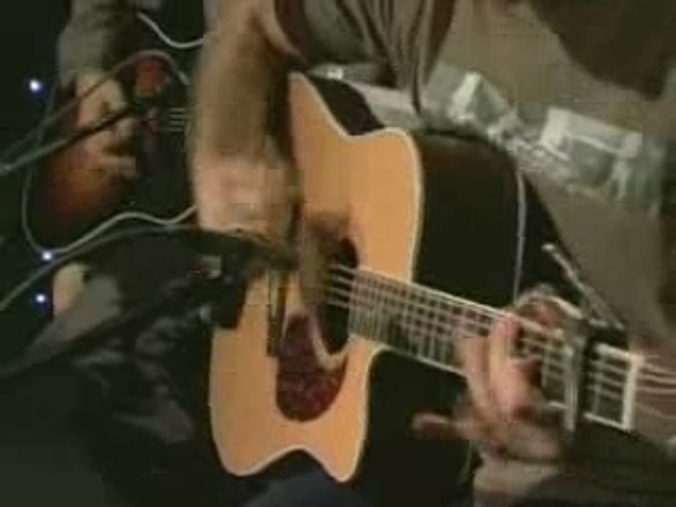 Kelly Clarkson - Behind these hazel eyes (Live)