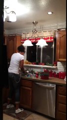 Lol caught my sister dancing while washing the dishes!!
