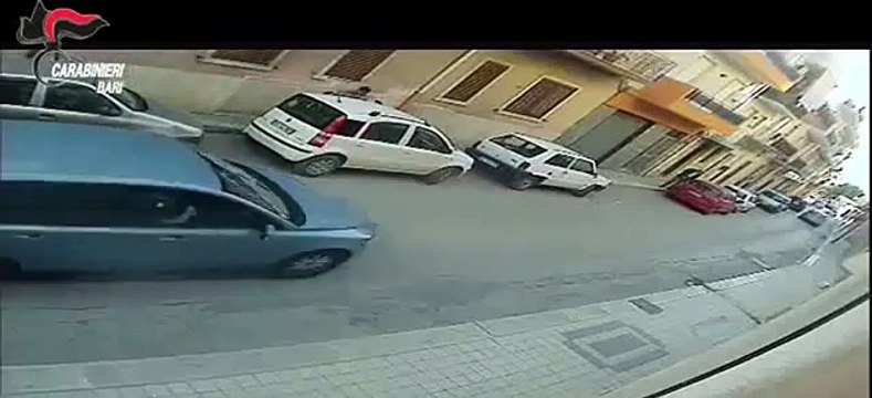 Andria: tentato furto di autovettura