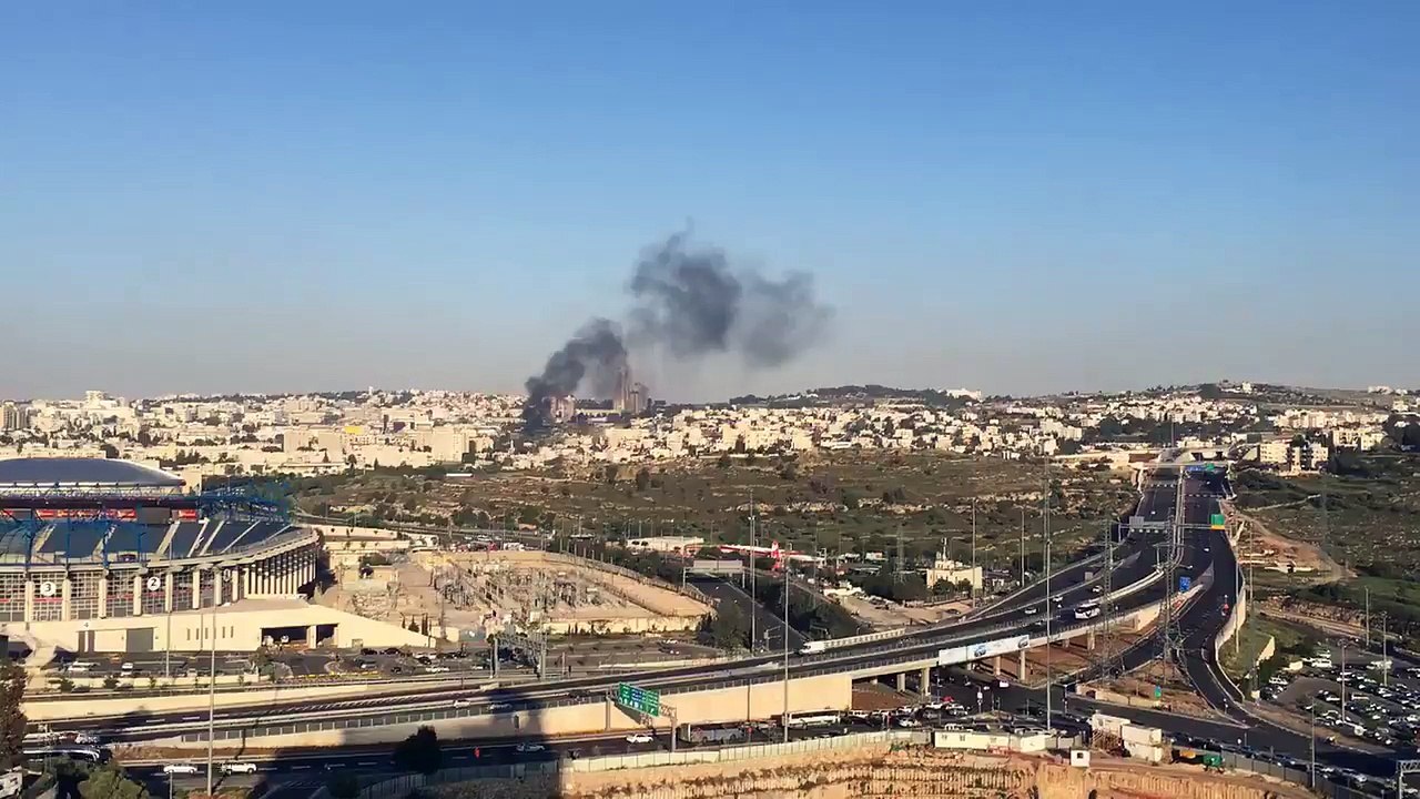Au moins 20 blessés dont deux graves dans l'explosion d'un bus à Jérusalem